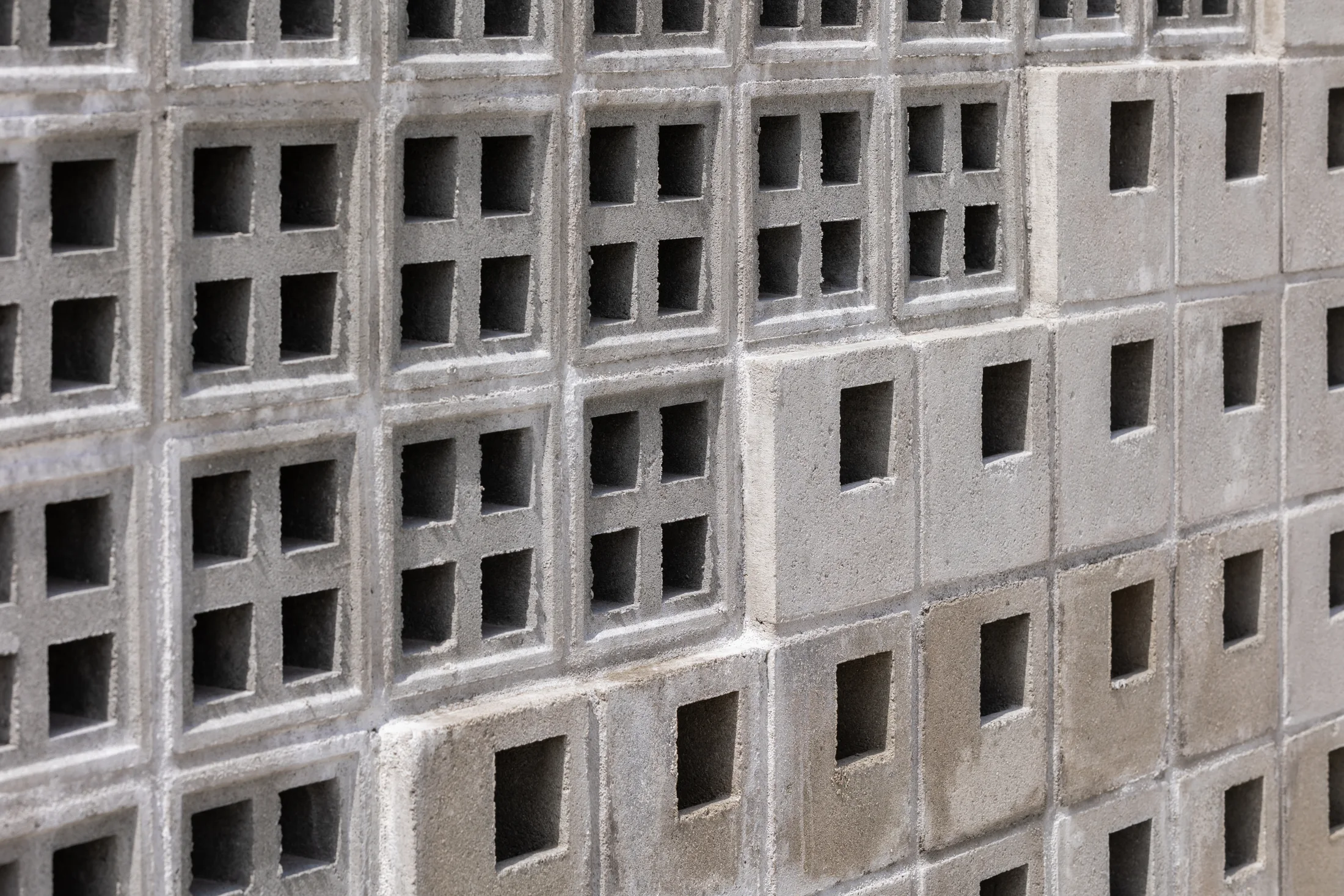 Textured concrete screen detail